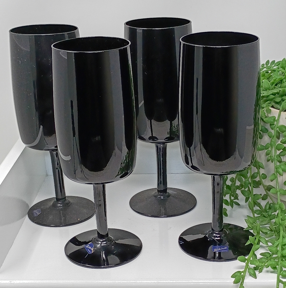 Elegant Black Drinkware Set - Picture 4 of 5